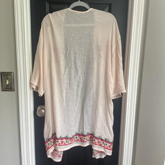Altar’d State Light Pink Floral Embroidered Kimono-Size Large - Picture 7 of 7